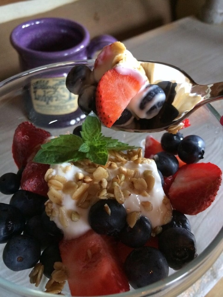 Wildberry Lodge Bed &amp; Breakfast 12/50
