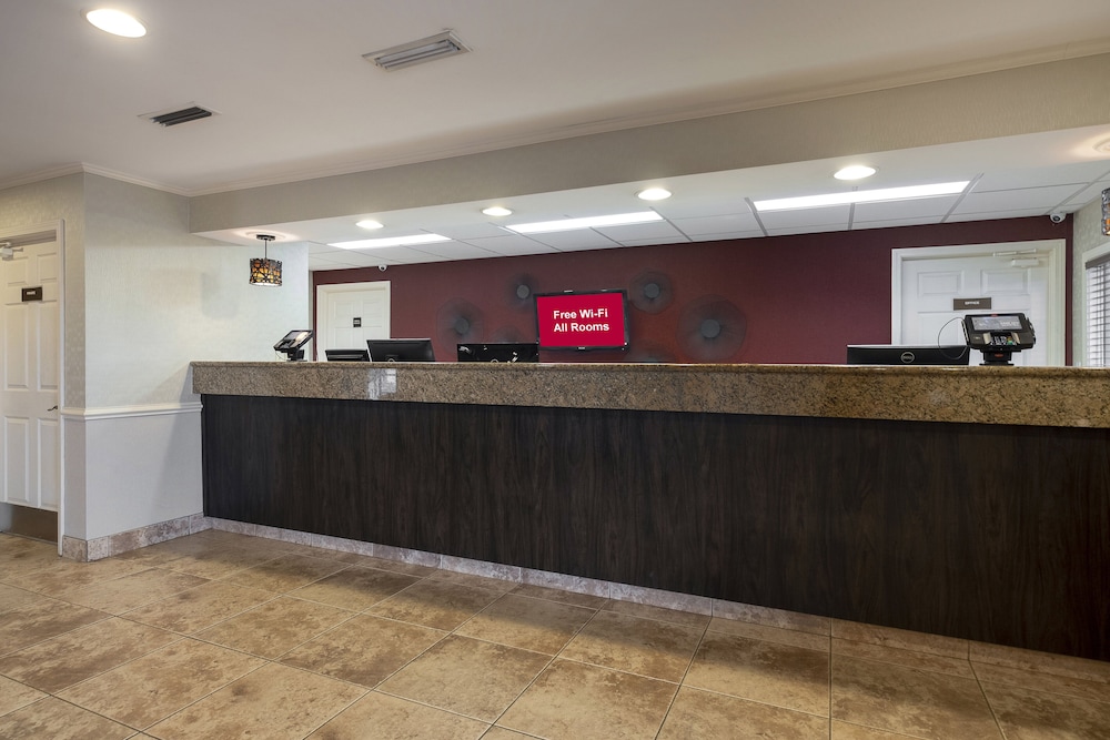 Red Roof Inn & Suites Dothan 7/40