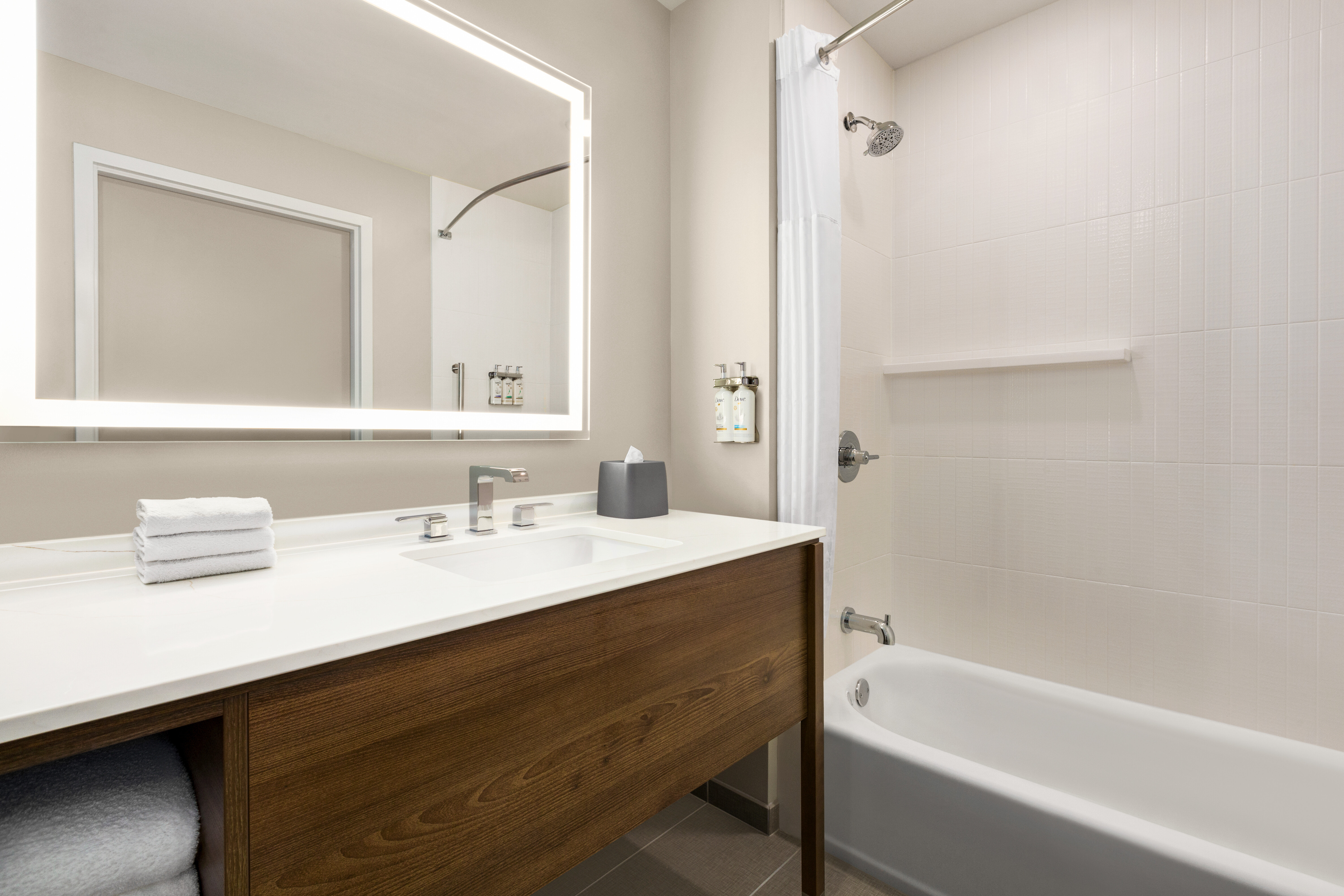 Staybridge Suites Burlington - Boston 66/67