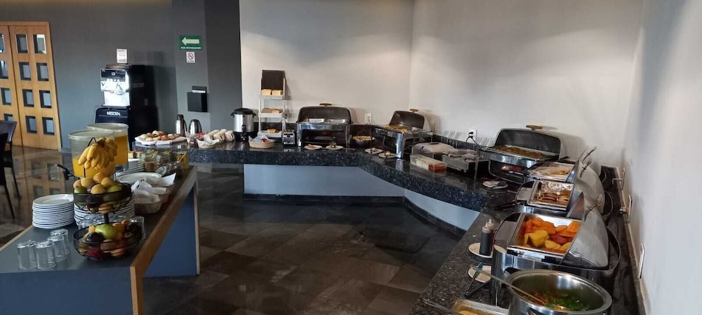 Ramada by Wyndham Mexico City Santa Fe 3/55