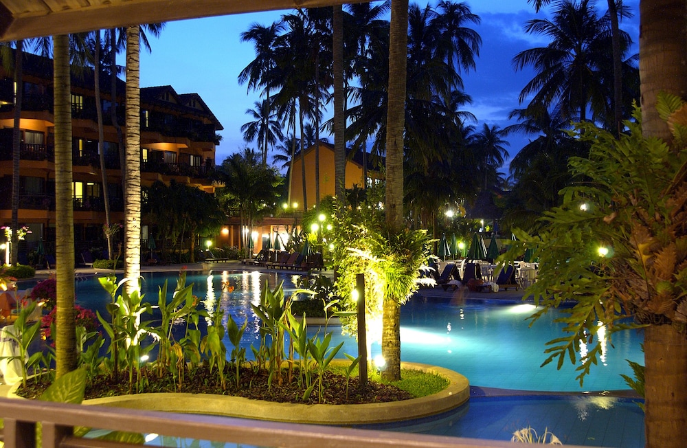Courtyard by Marriot Phuket Patong Beach 63/65