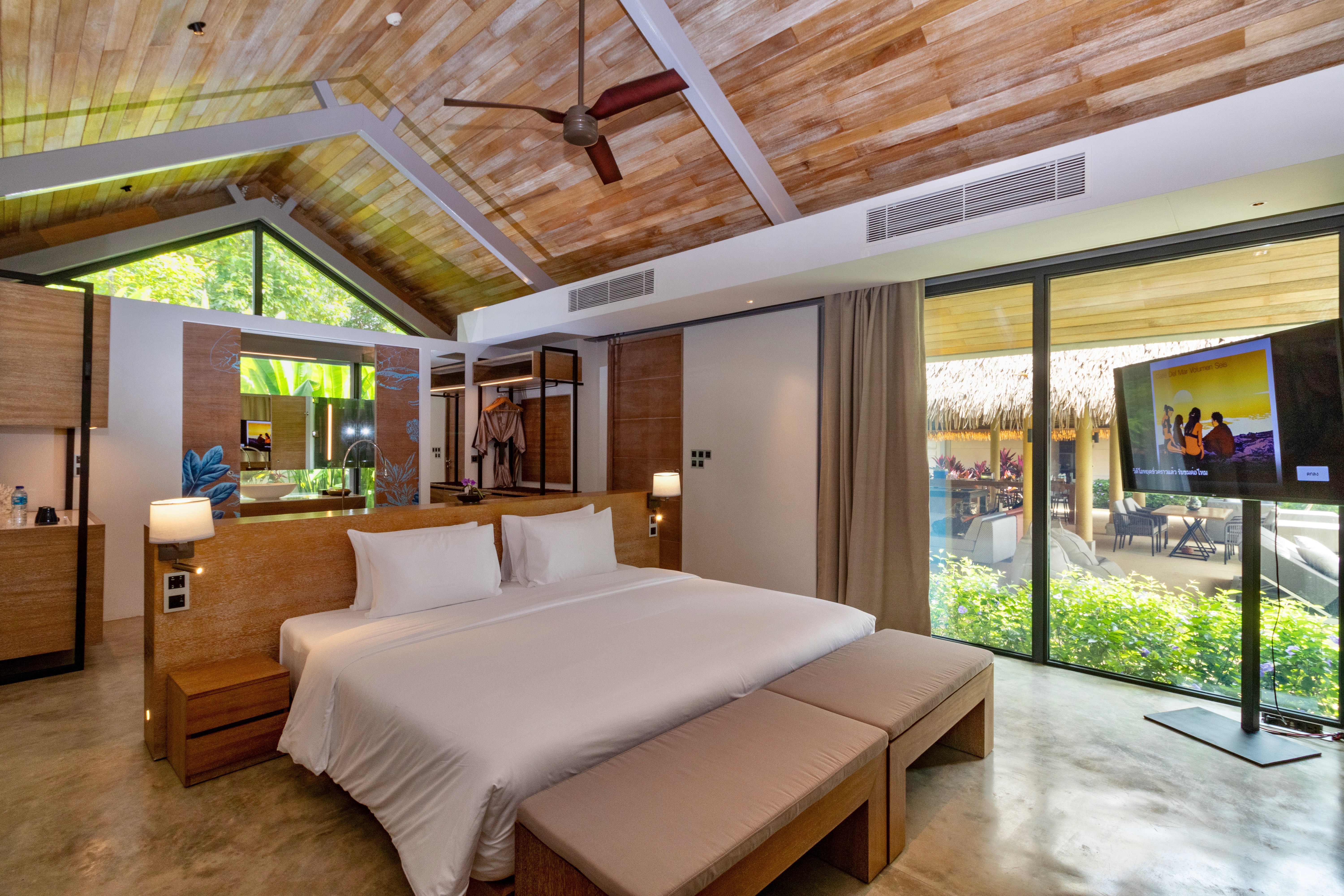 2 Bedrooms, Pool, Ocean View