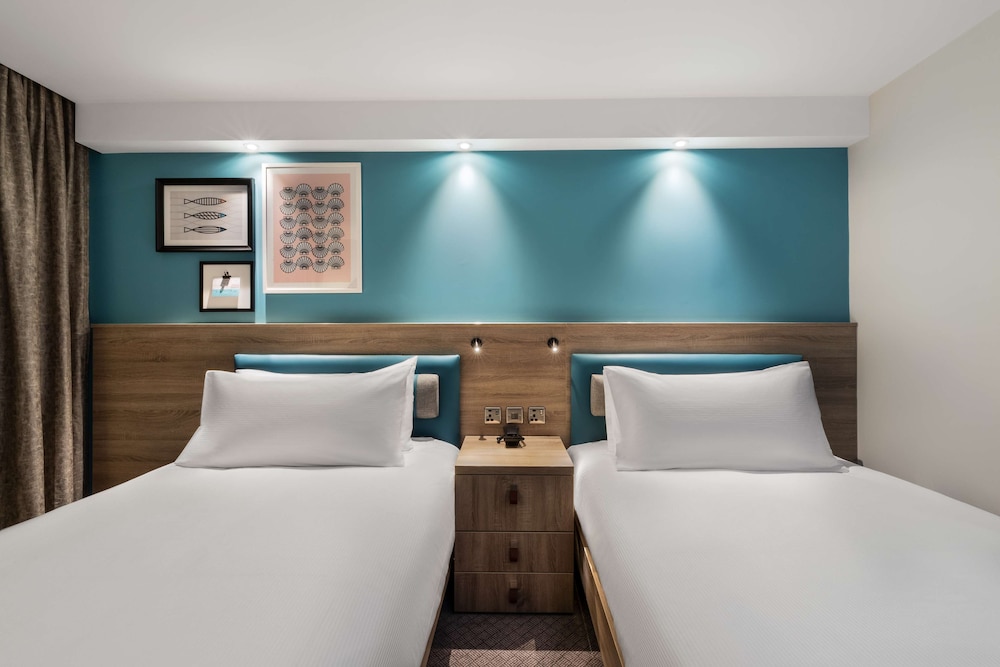 Hampton By Hilton Torquay 18/63