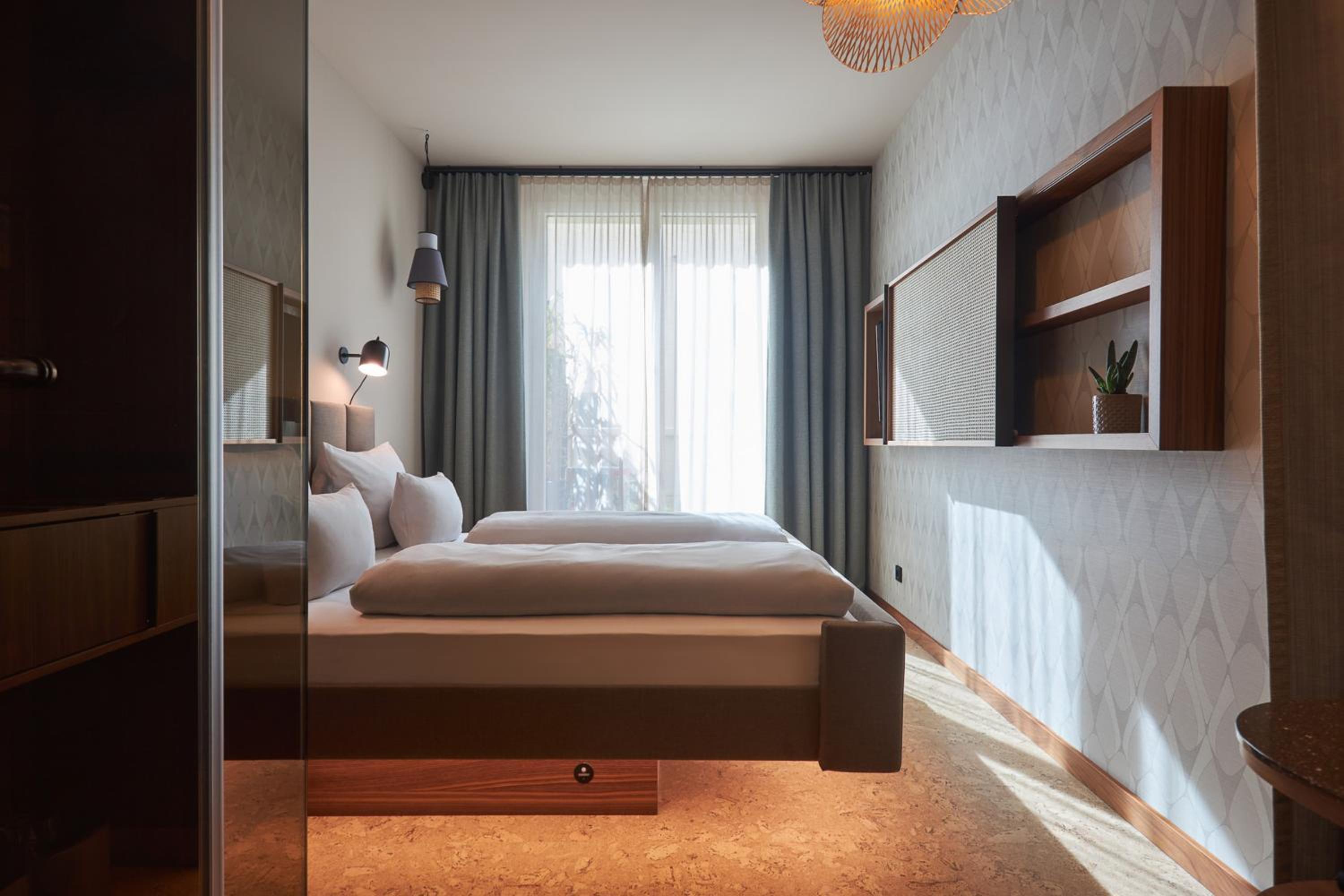 Oasis, Cocoon, Queen Bed، Cocoon Sendlinger Tor 2/2