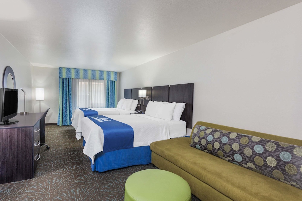 Studio, Suite, 2 Queen Beds