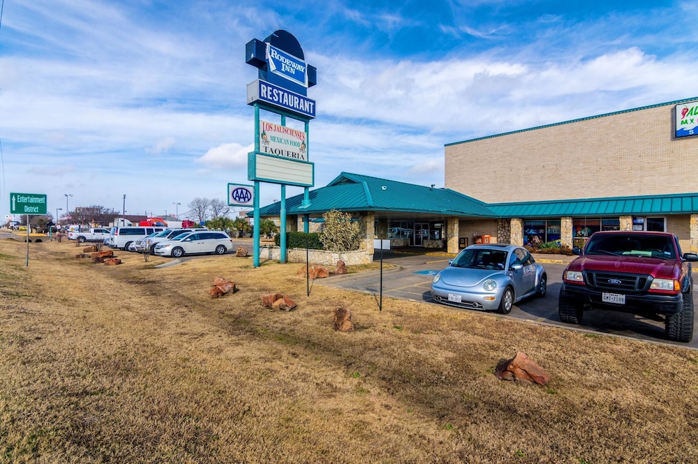 Rodeway Inn Arlington Entertainment District Area 7/41