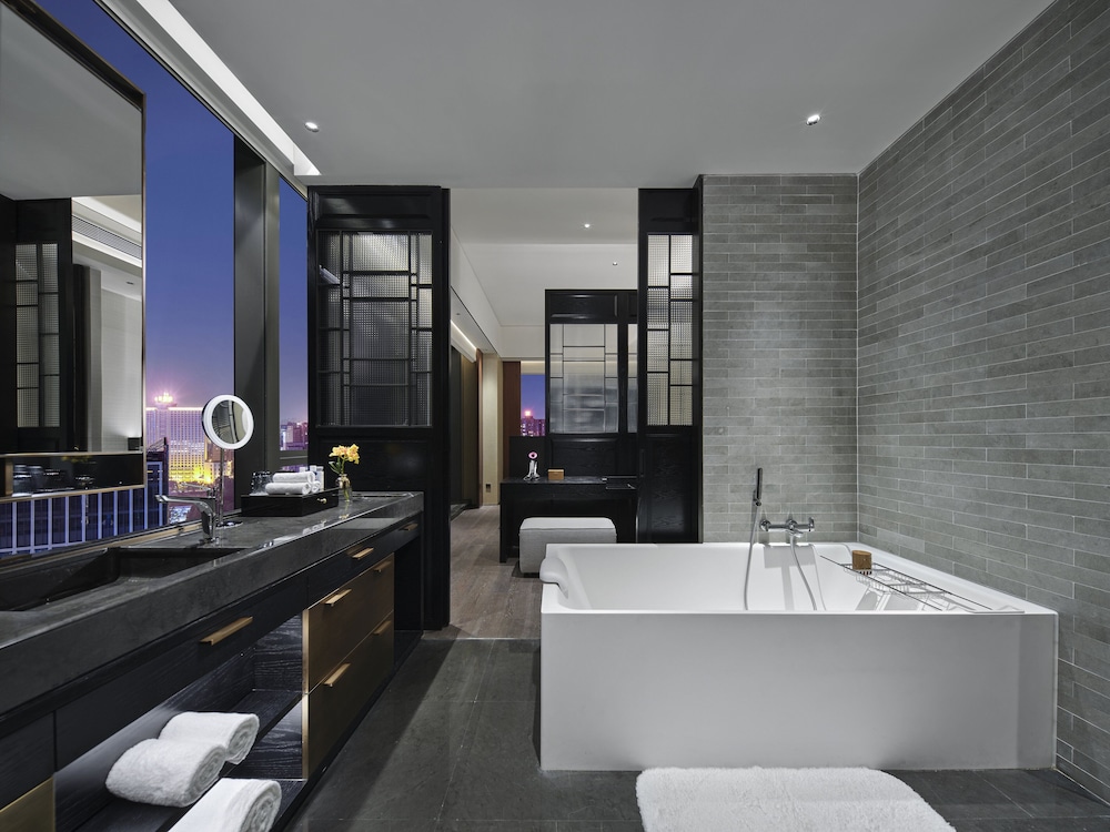 Intercontinental Dongguan 23/76