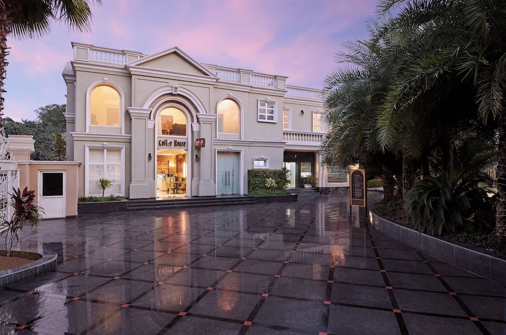 Royal Kingdom Resort 23/42