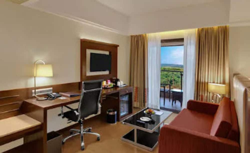 The Fern Kadamba Hotel And Spa 41/42