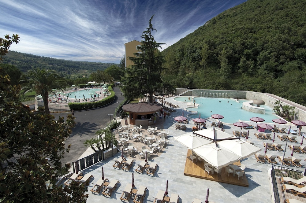 Complesso Terme Vescine 32/41