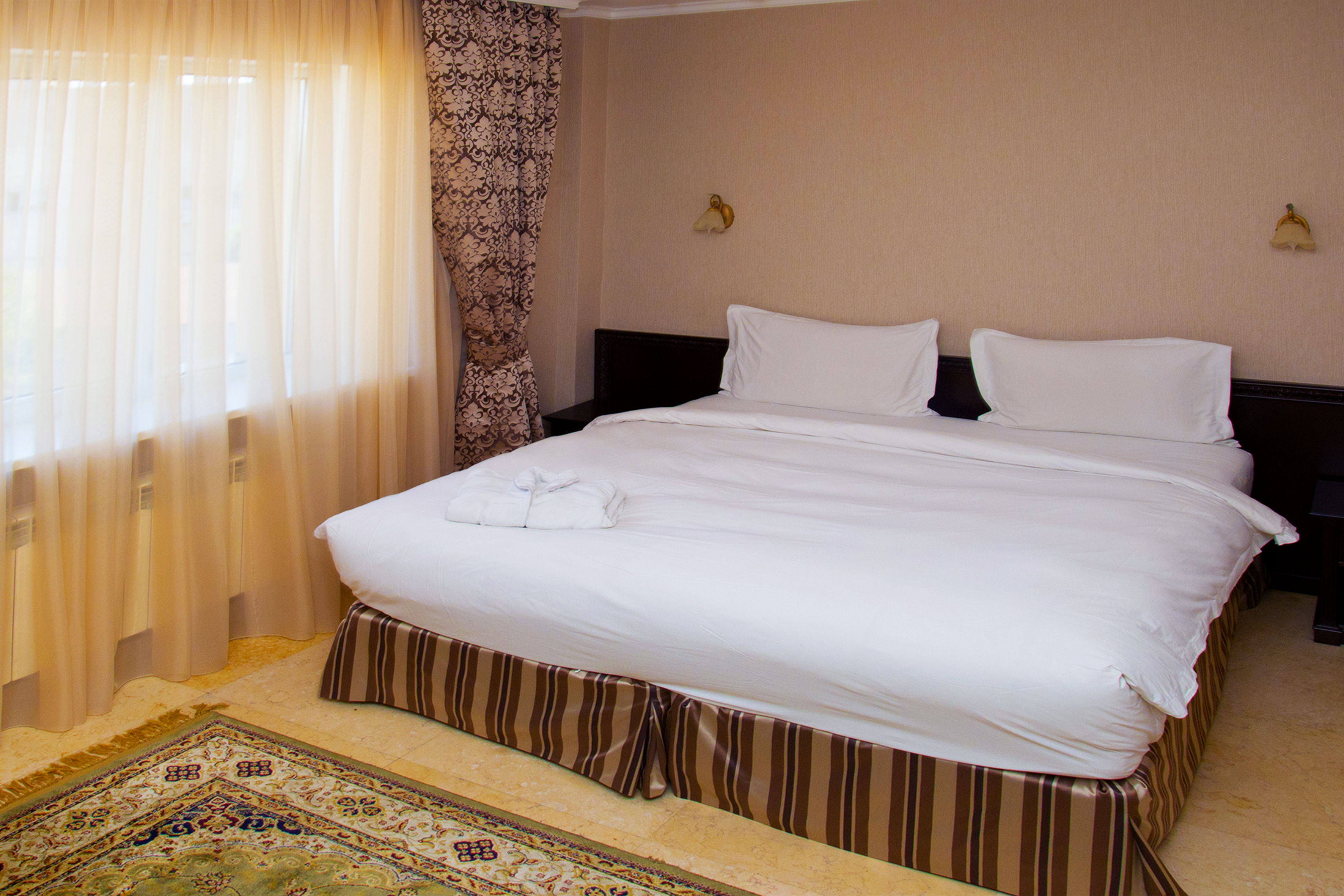 STANDARD, DOUBLE BED