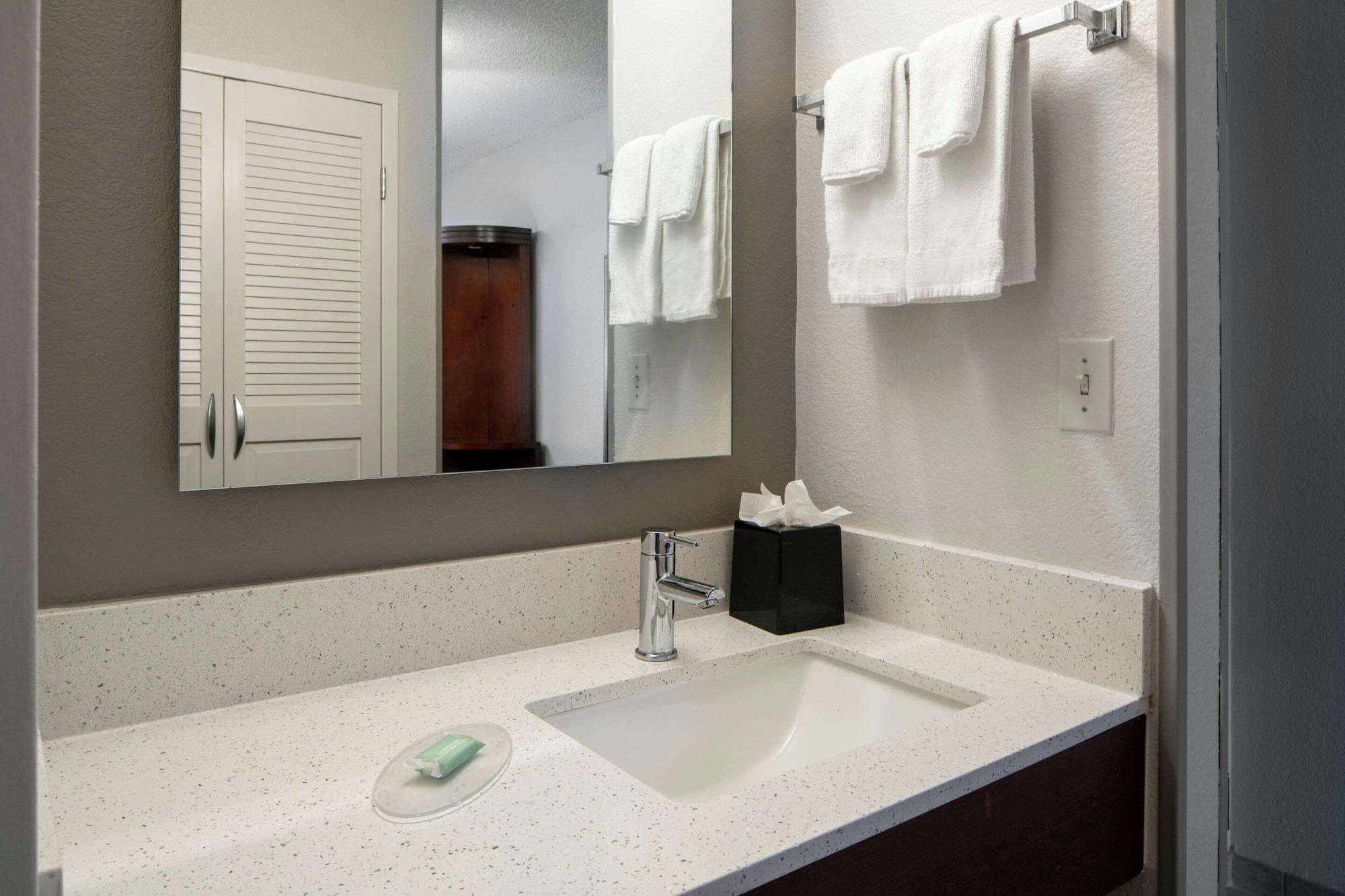 1 Bedroom, Suite, Balcony, Accessible