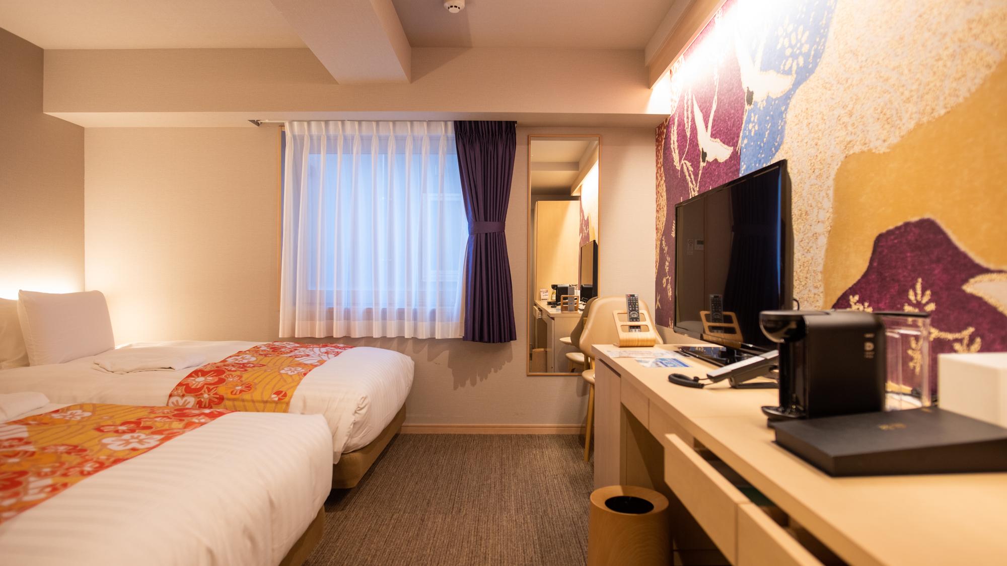 Universal, Standard, Twin Beds