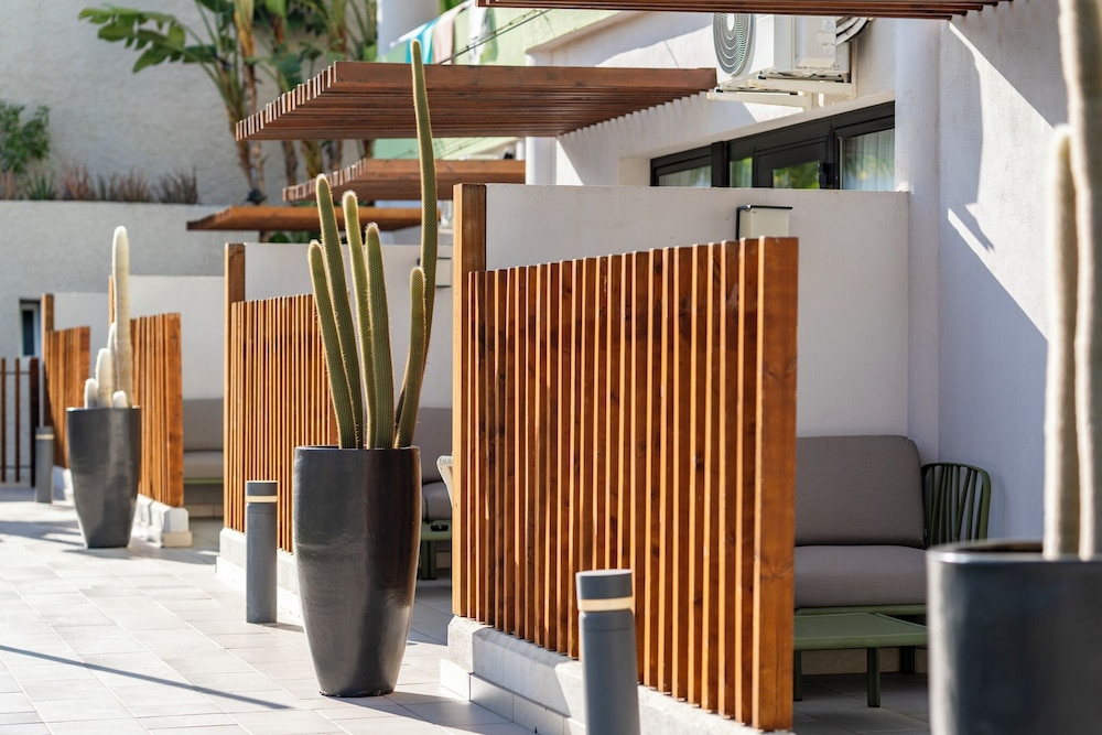 Hotel LIVVO Anamar Suites in San Bartolome de Tirajana