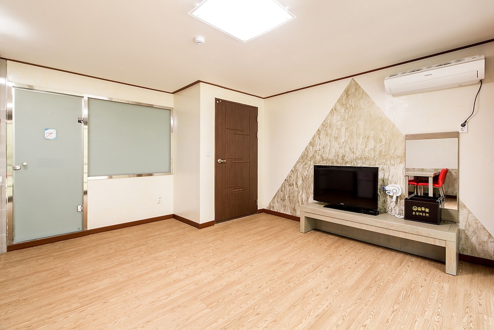 Yeoninsan Spring Resort 30/50