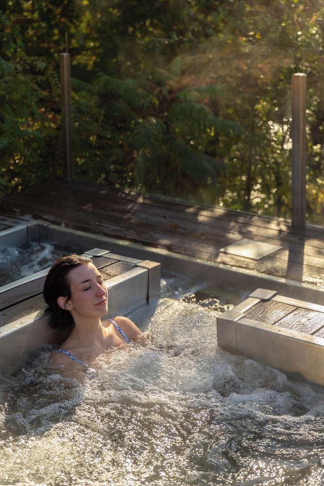 swimming pool spa