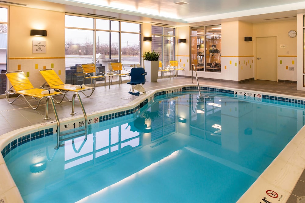 Fairfield Inn Suites Utica 3/47
