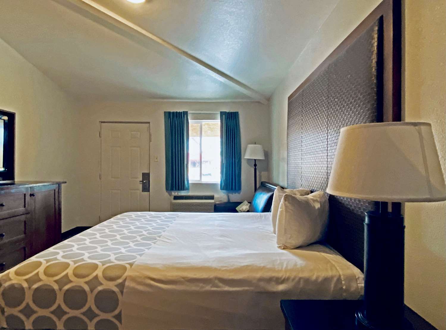 Upgrade, Suite, King Bed