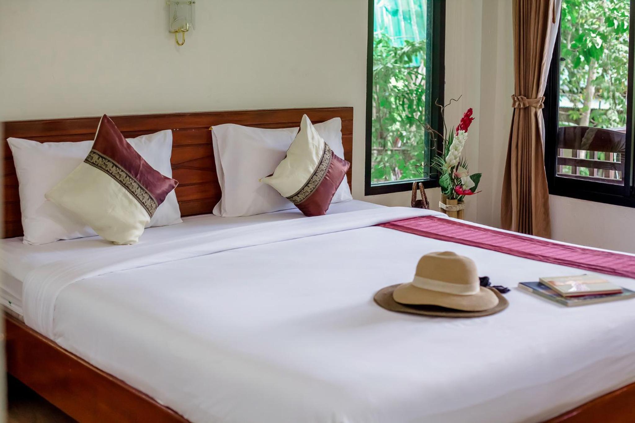 بنغل بإطلالة على المسبح، The Vatika Resort and Spa 3/10