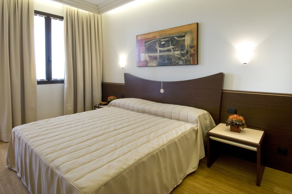 Room, Double Bed