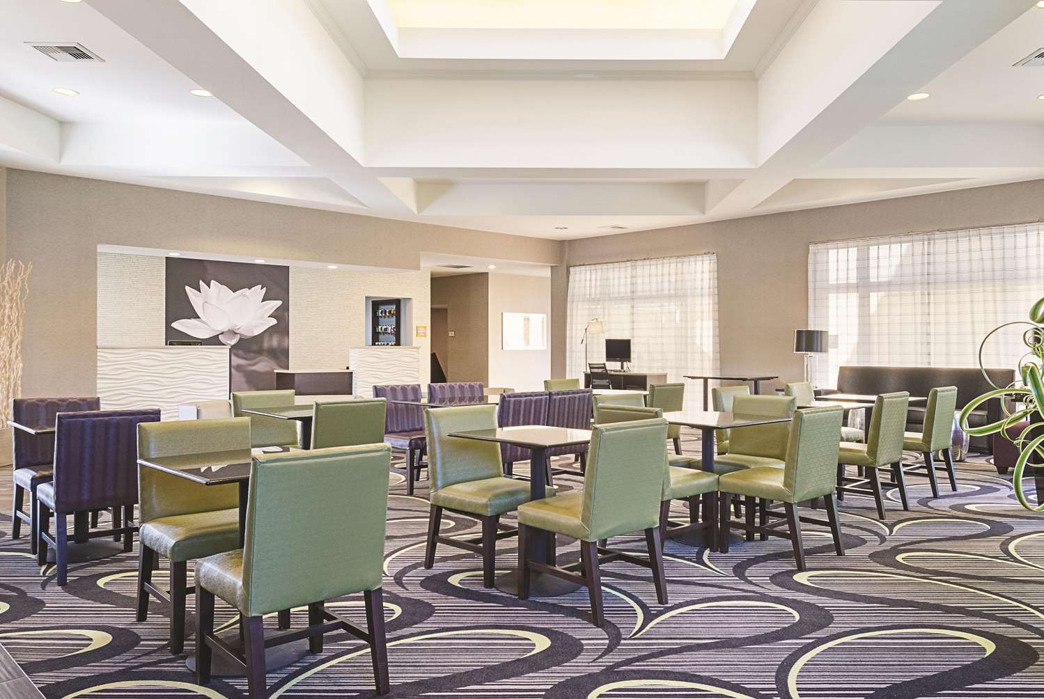 La Quinta Inn & Suites by Wyndham Ontario Airport 51/58