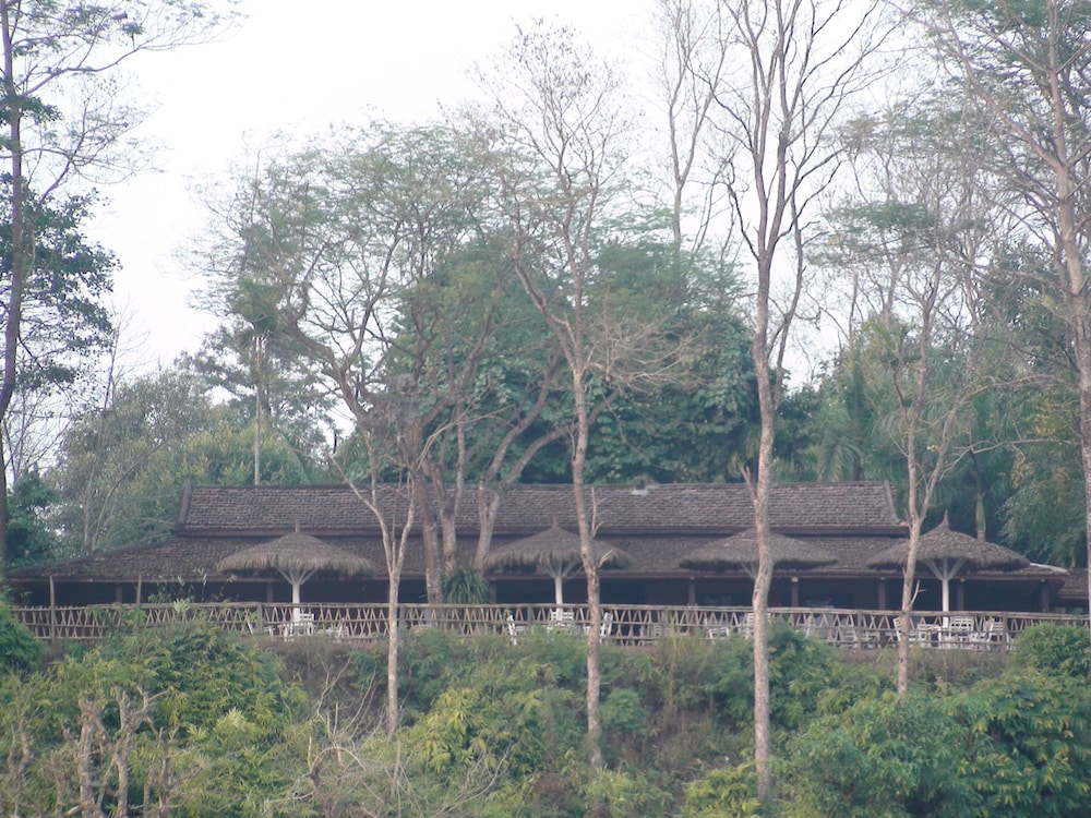 SAFARI NARAYANI LODGE 14/16