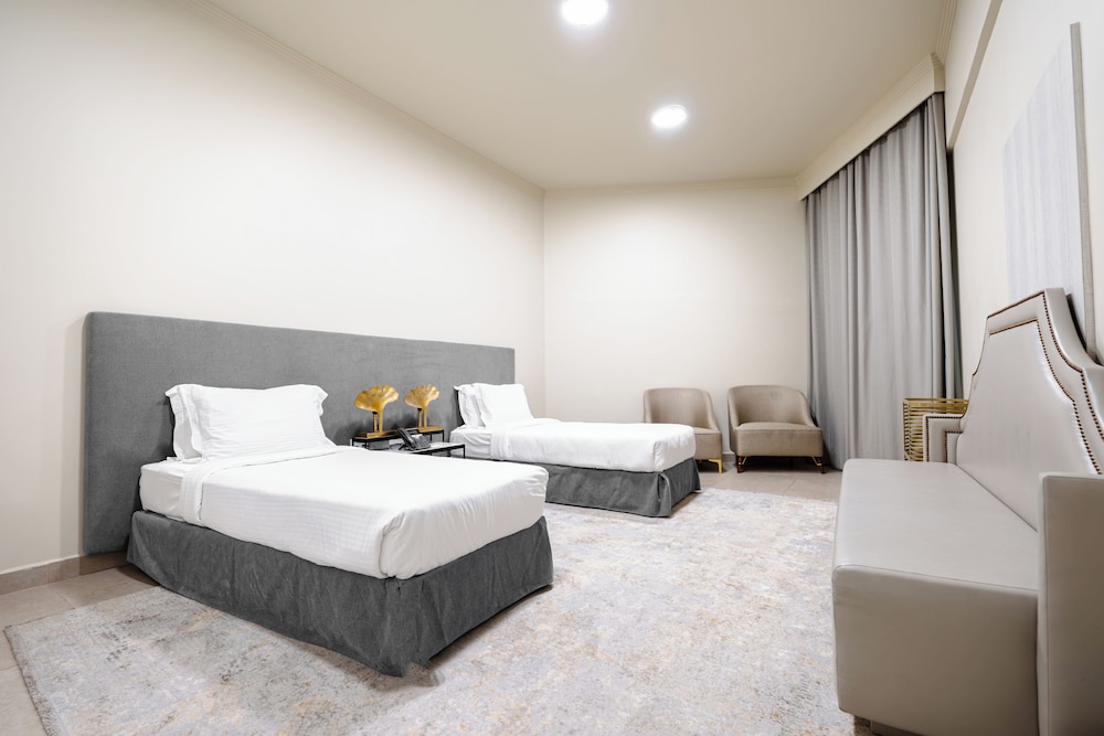 4 BEDROOM SUITE