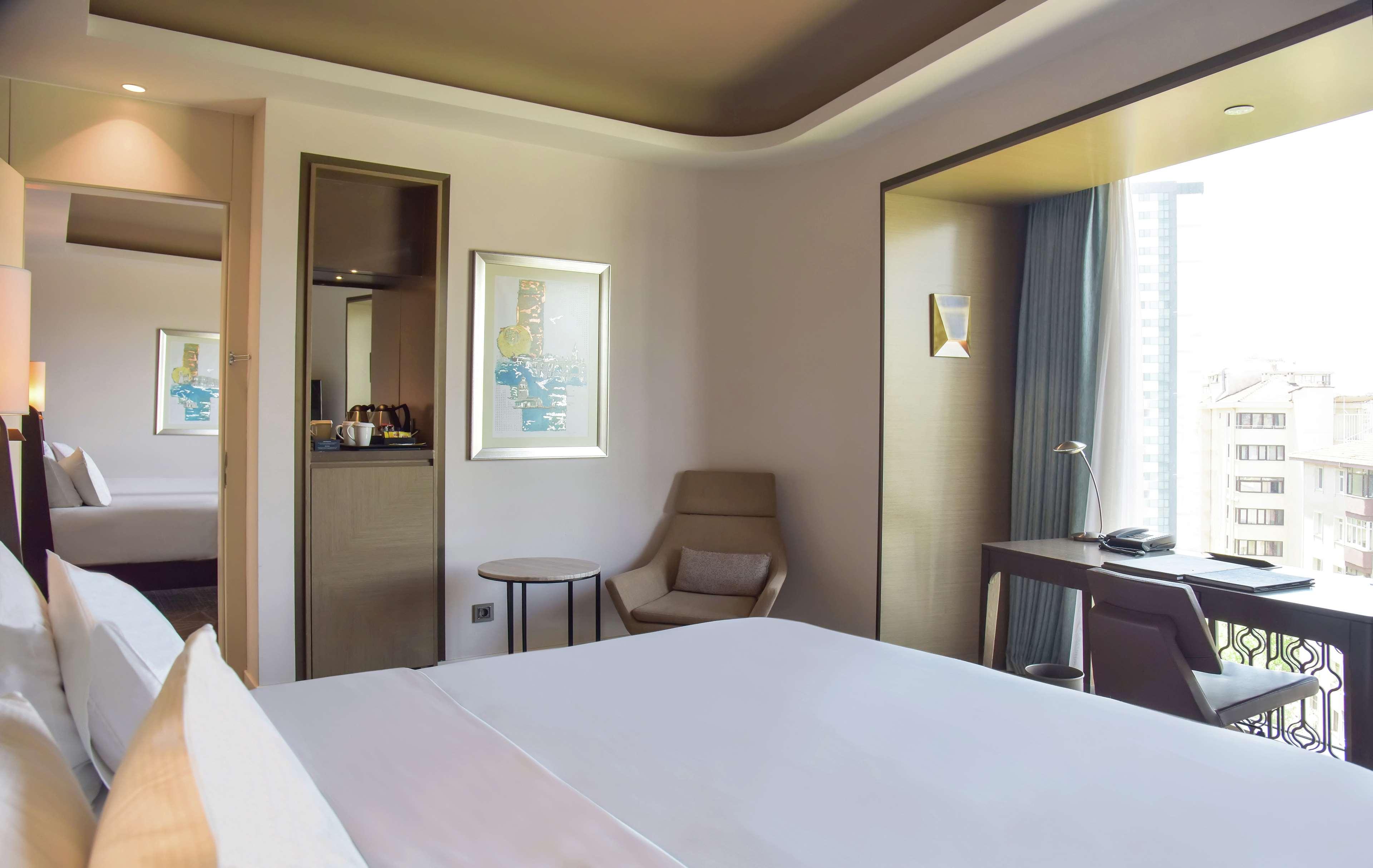 2 BEDROOMS, CONNECTING, FAMILY, CITY VIEW