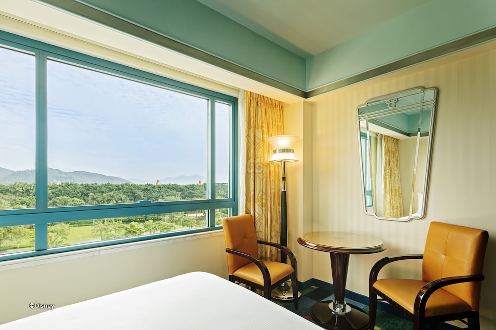 Disneys Hollywood Hotel 23/64