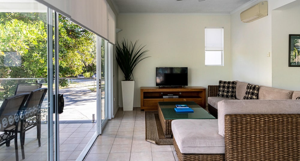 Beaches Port Douglas 48/69
