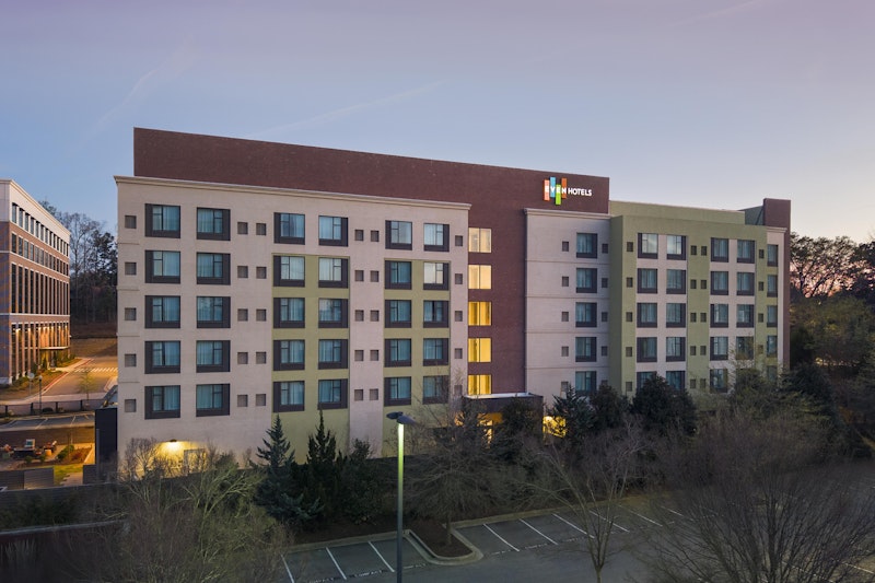 Even Hotels Alpharetta - Avalon Area 2/81
