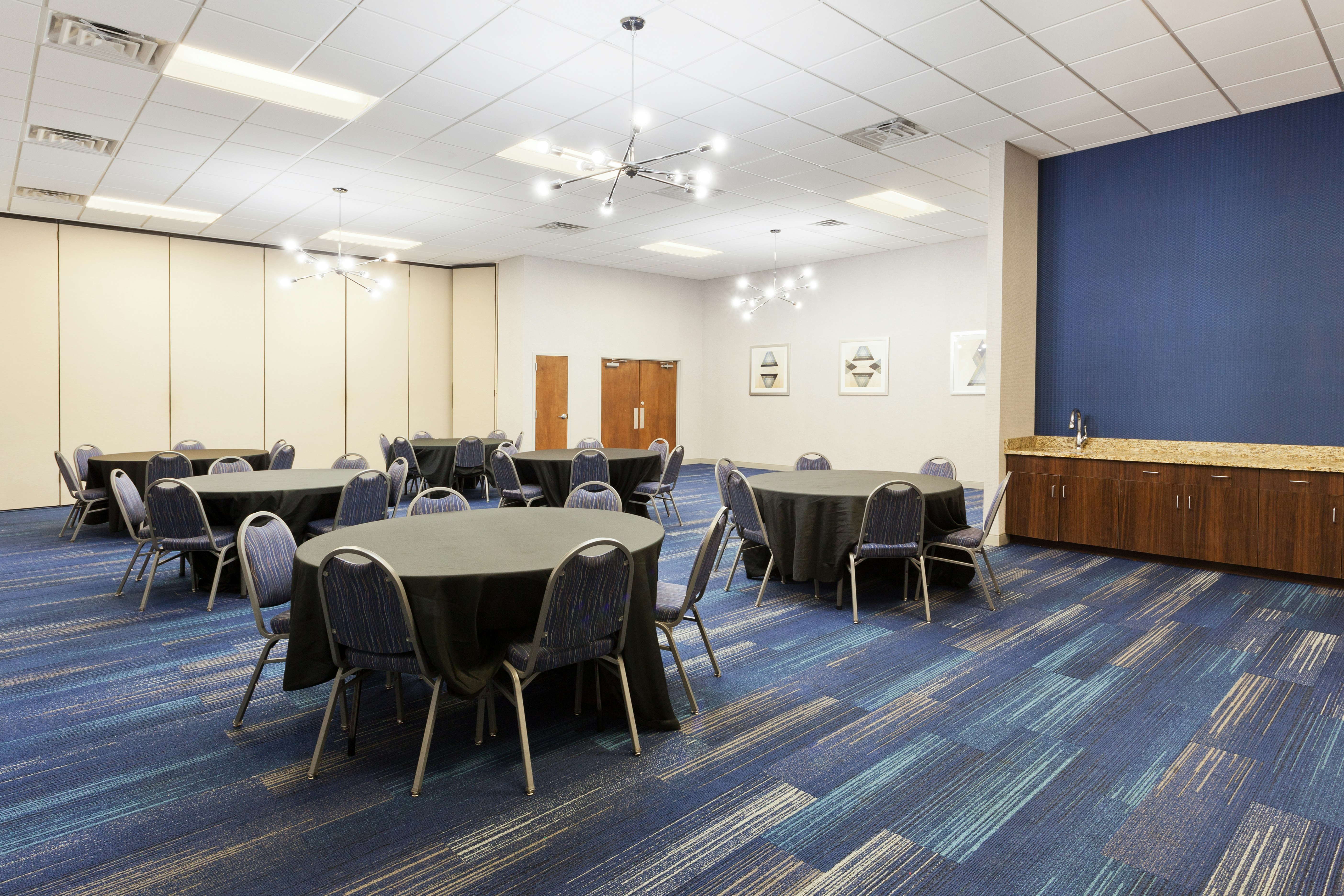 Holiday Inn Express Suites Montgomery E Eastchase 46/52