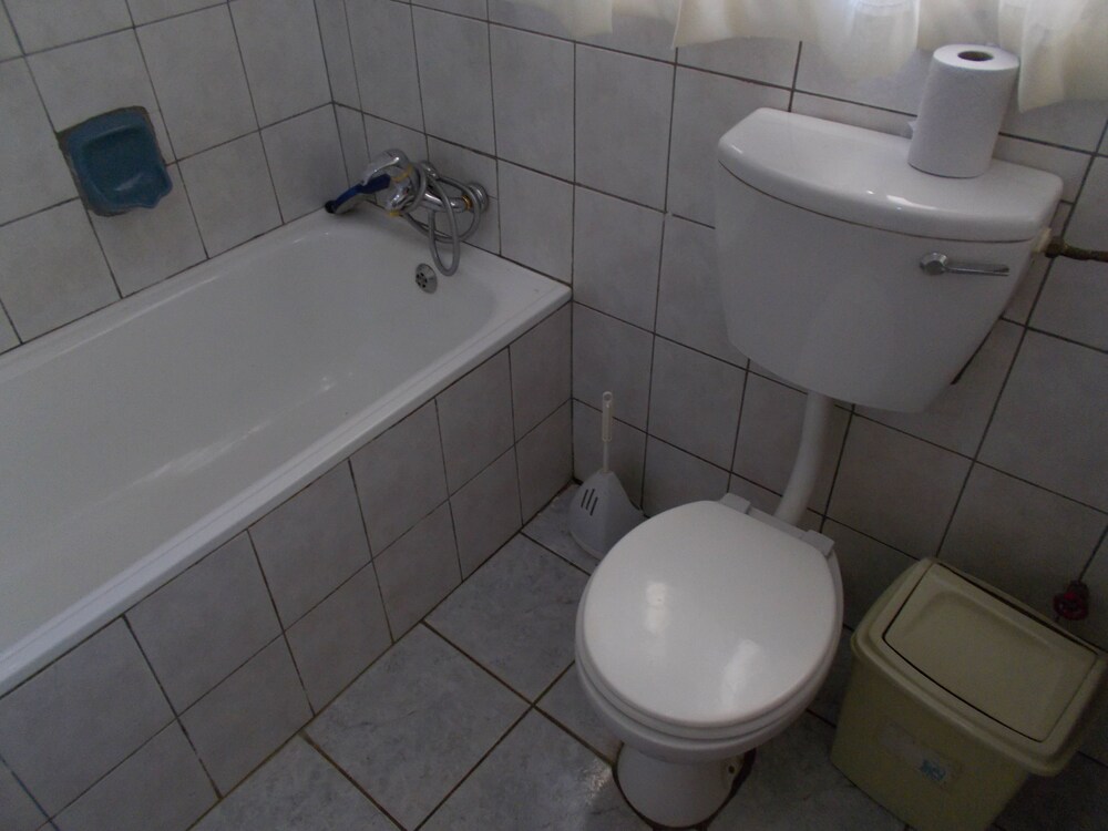 Wasingo Guest Inn 48/50
