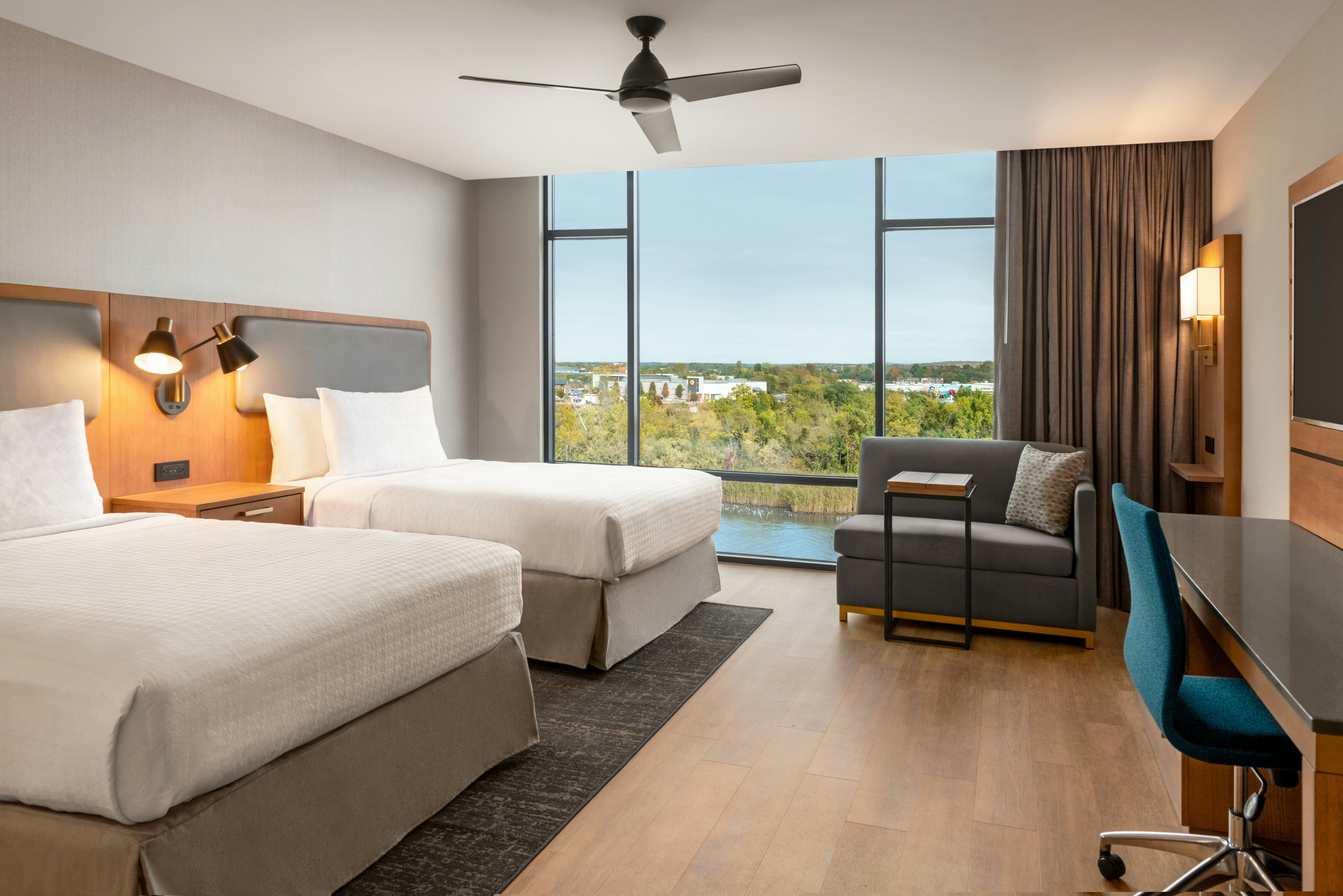 Studio, 2 Queen Beds, Water View