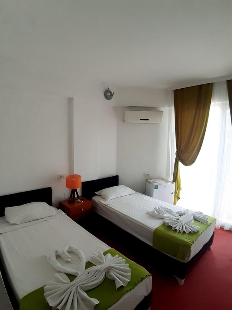 Caretta Caretta Hotel 9/41