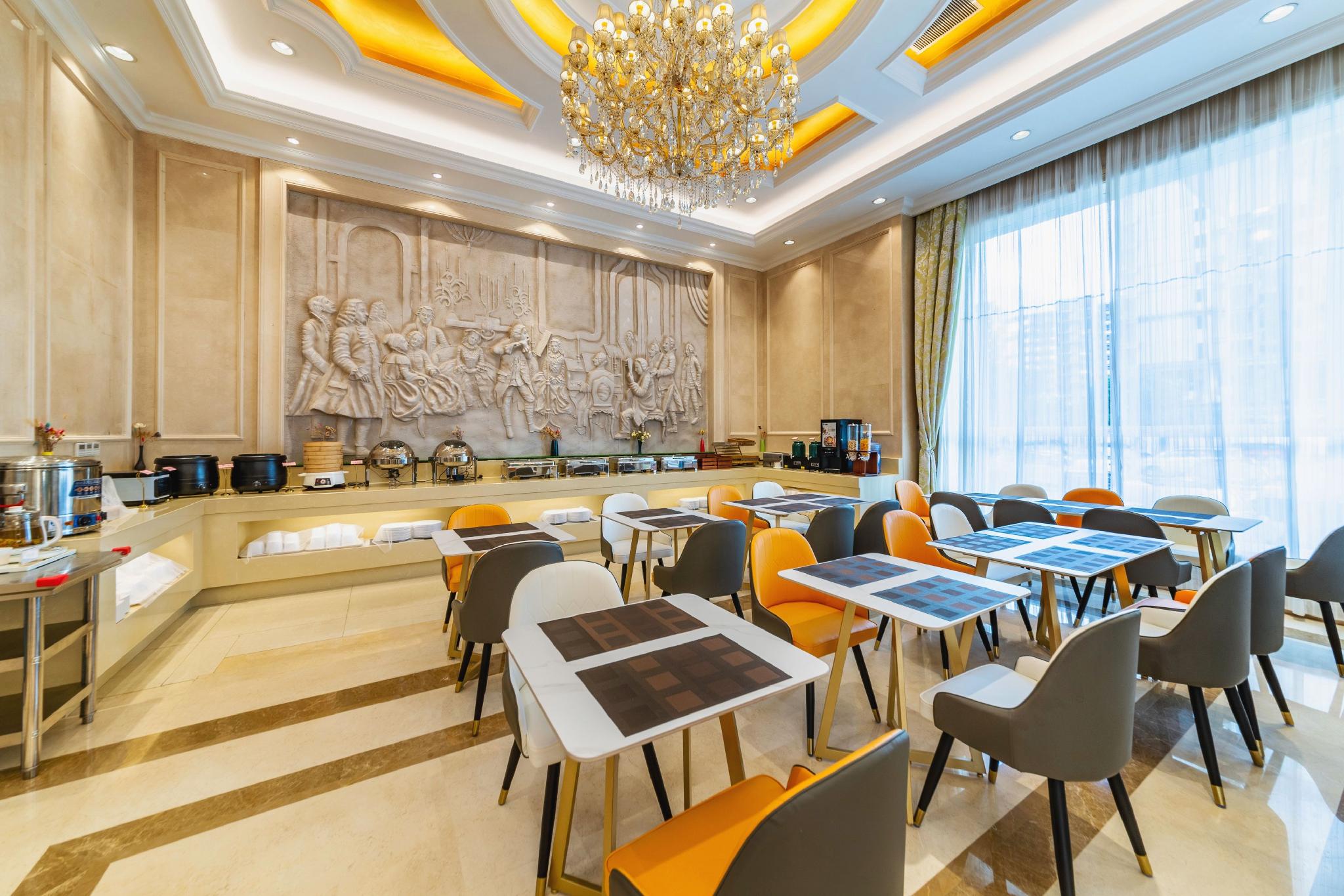 Vienna Hotel (Shenzhen Gongmingfa North Road) 33/34