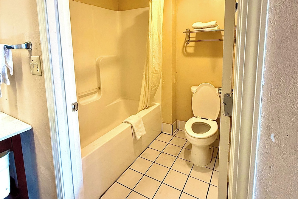 Magnolia Inn Townhouse Hattiesburg MS I-59 60/60