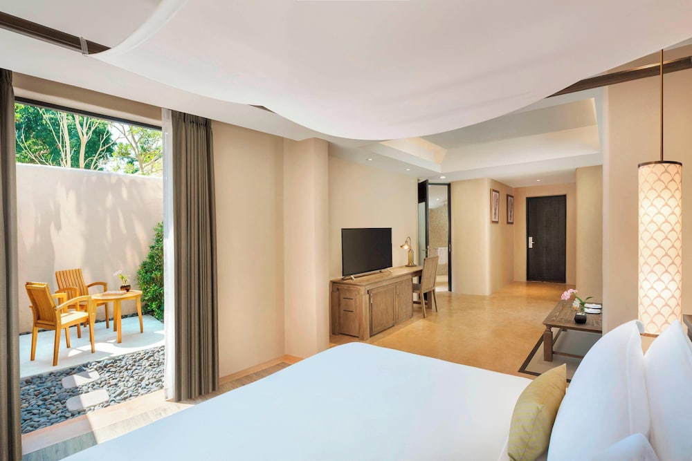 Room, King Bed, Sofa, Terrace