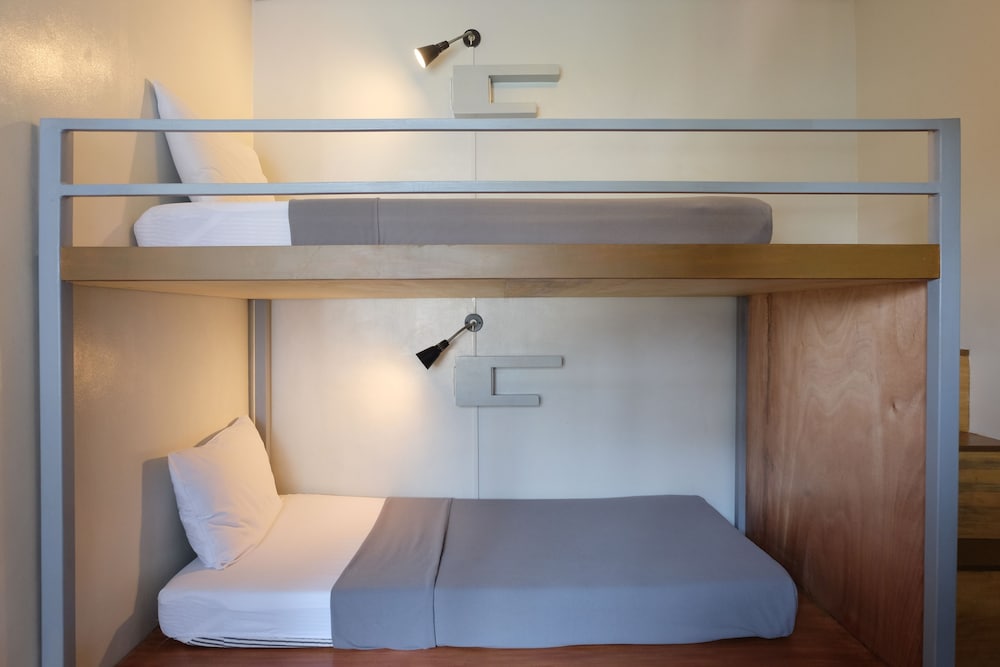 STANDARD, TWIN BEDS