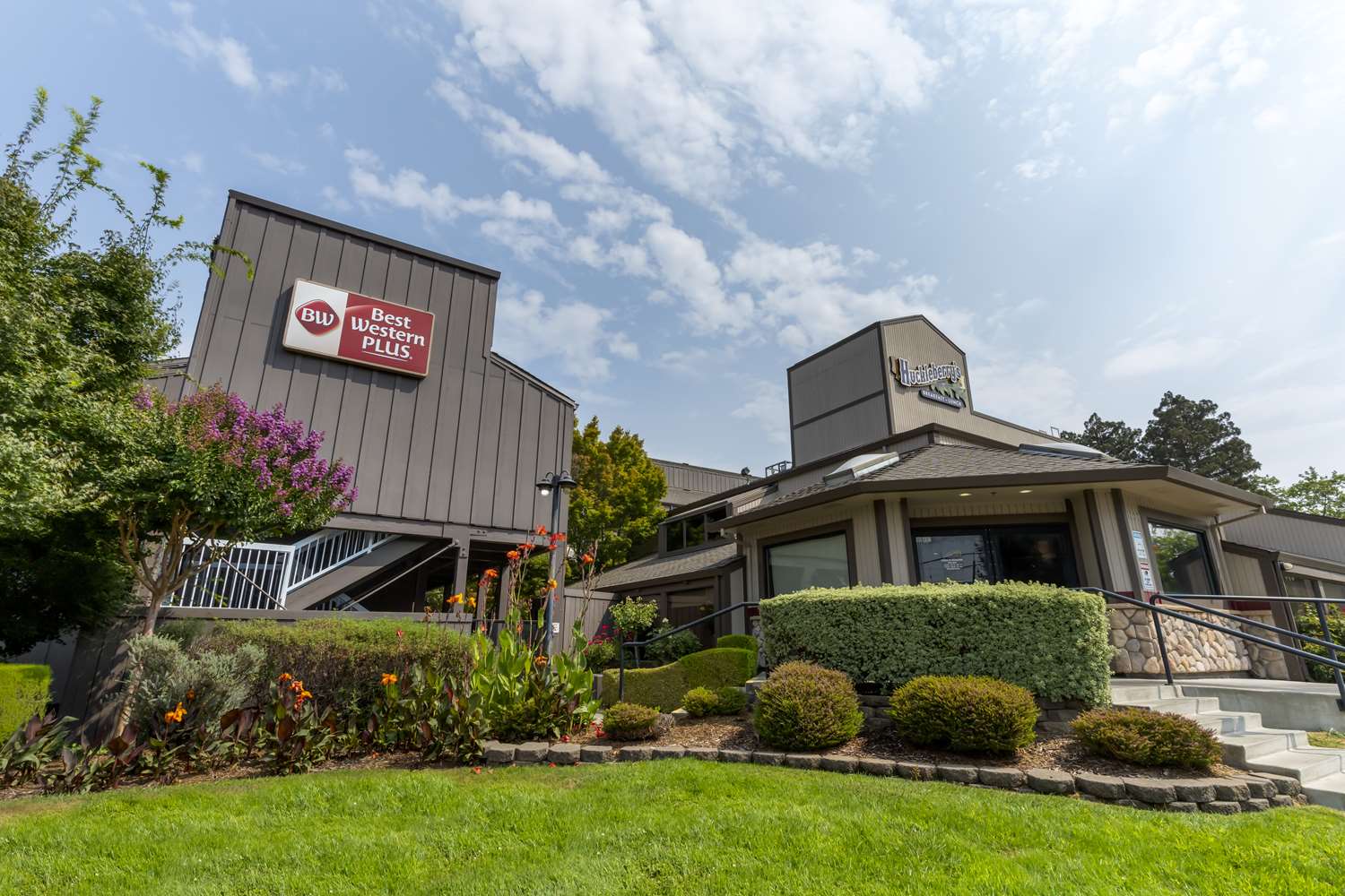 Best Western Plus Inn At The Vines 42/43