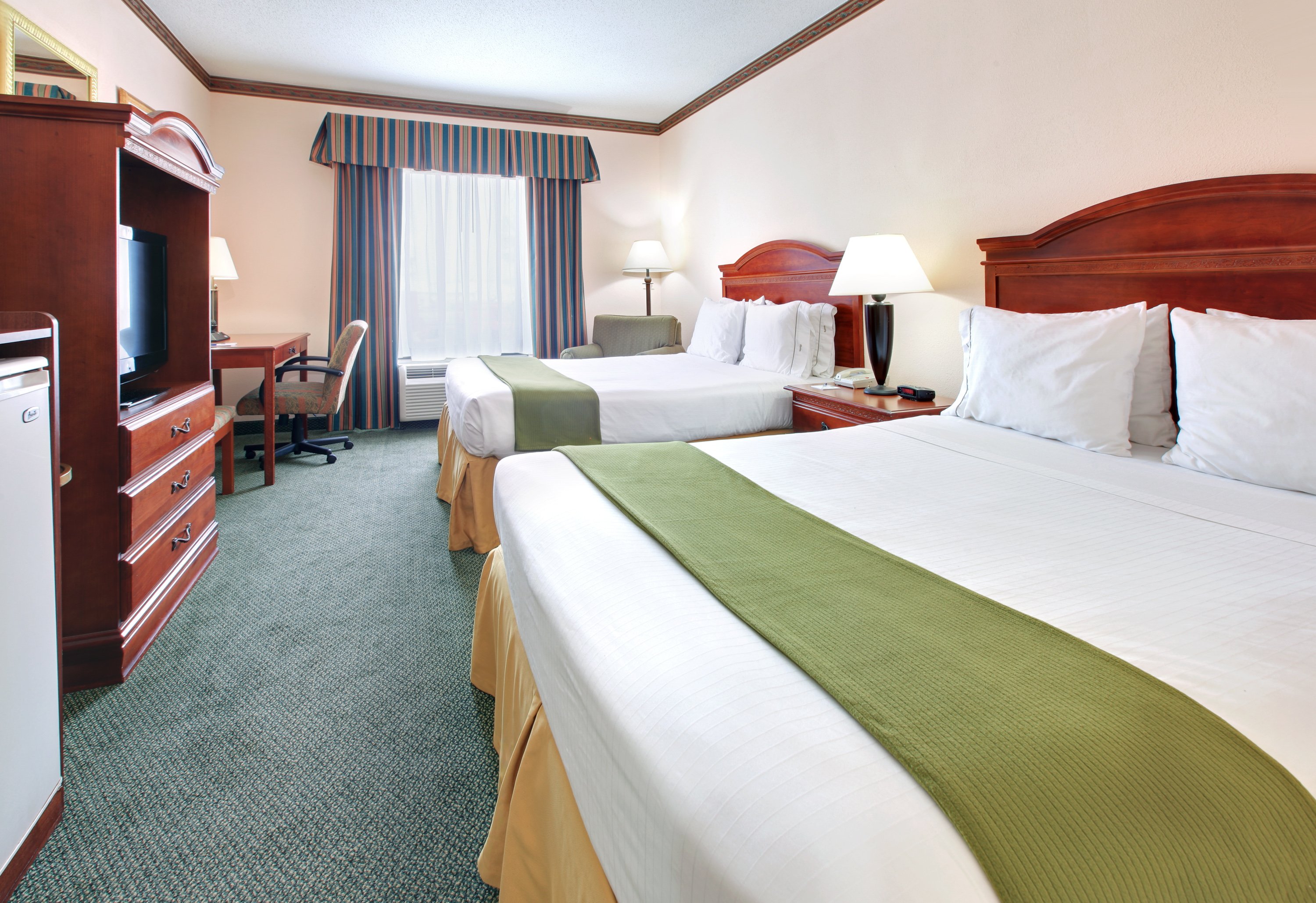 Holiday Inn Express Hotel And Suites Cleveland 17/35