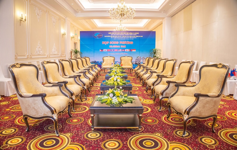 Royal Halong Hotel 62/70