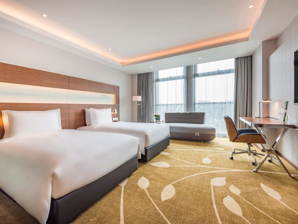 EXECUTIVE, TWIN BEDS