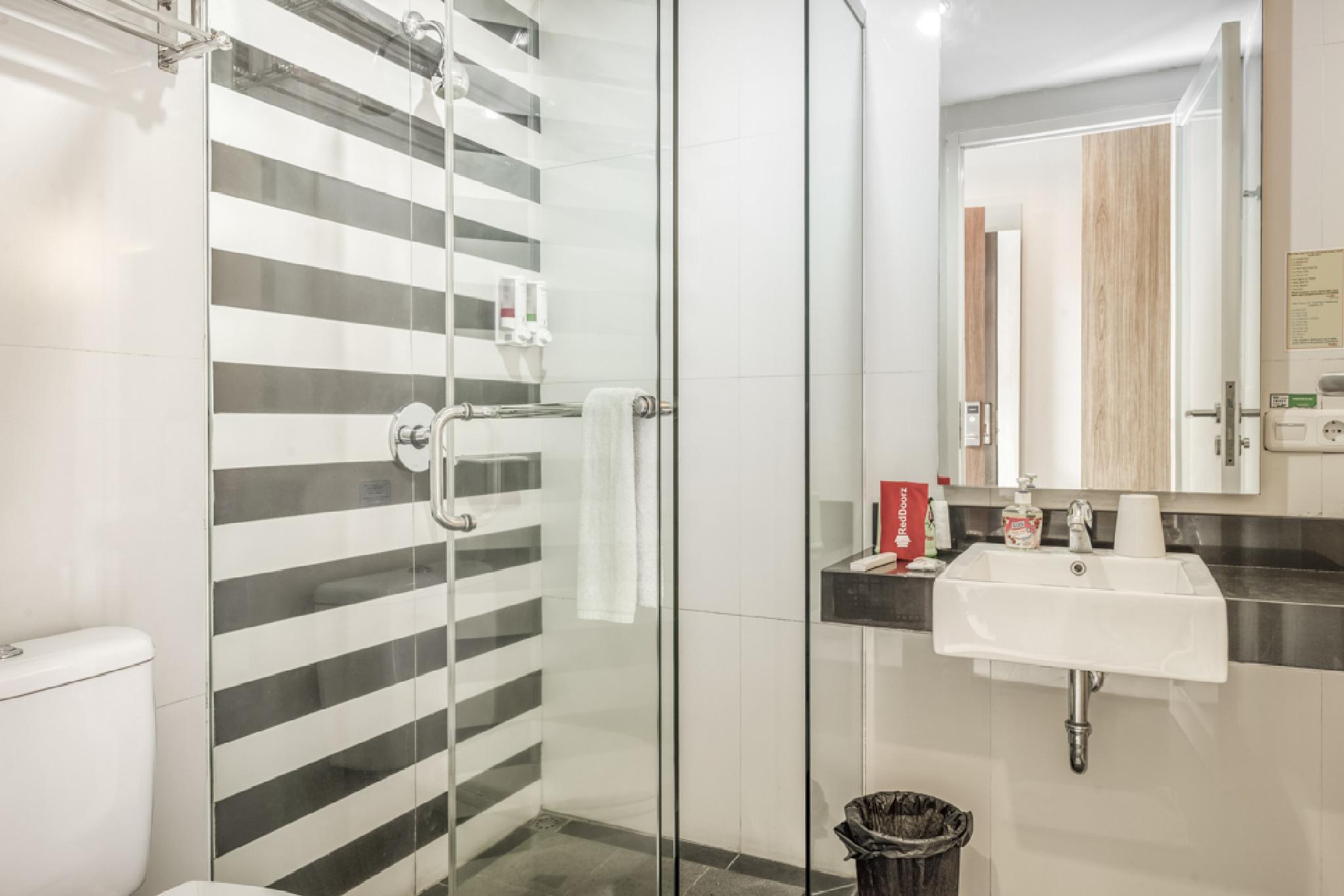 Zen Rooms Wadung Asri 38/41