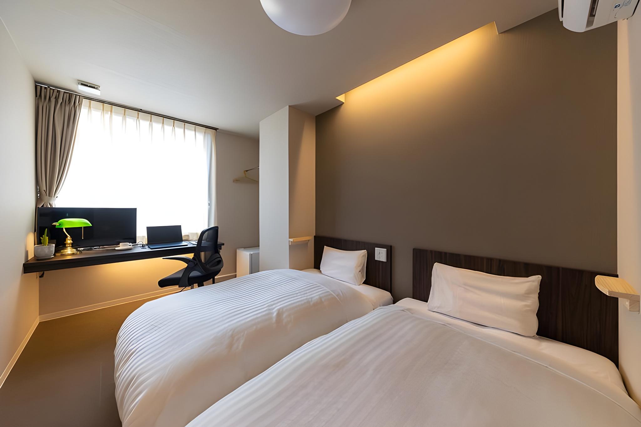 Standard, Twin Beds