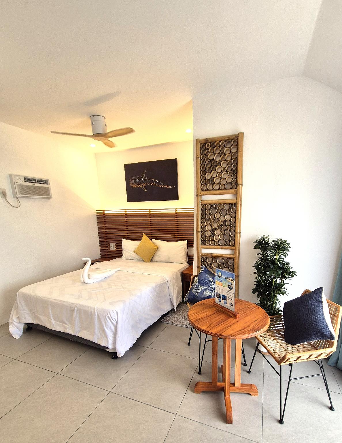 Ocean, Queen Bed, Terrace