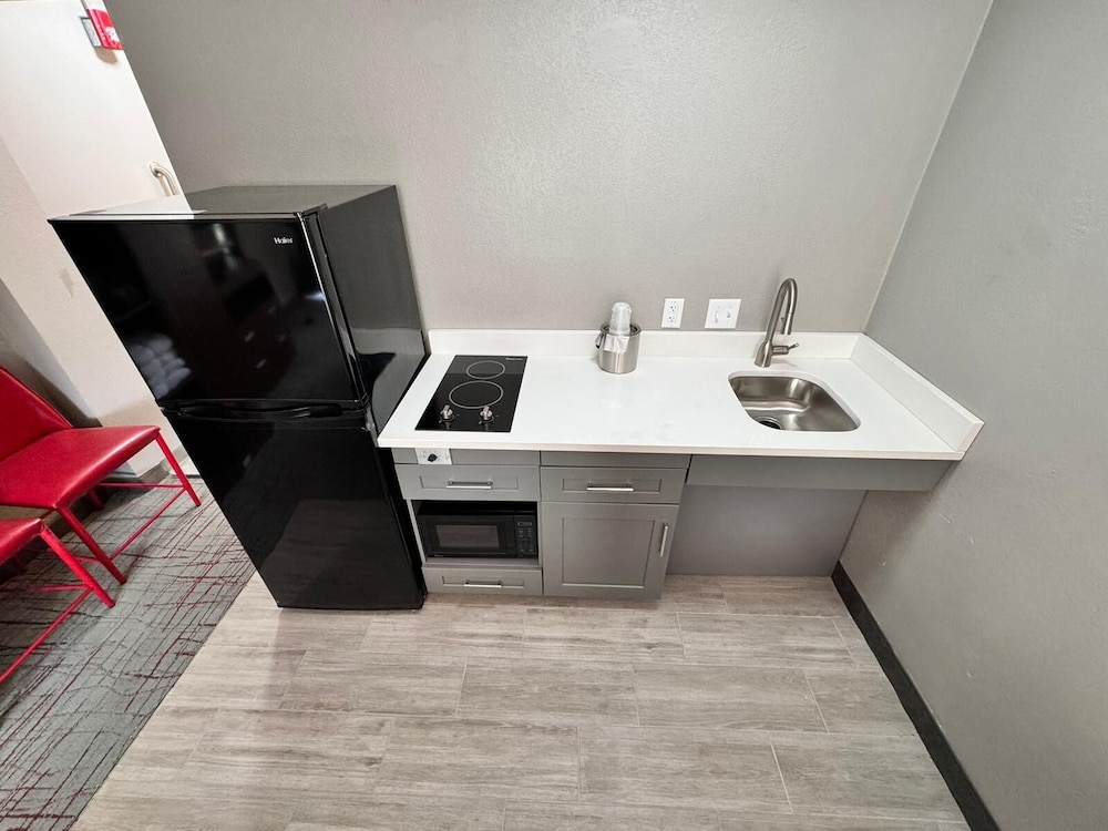 Hawthorn Extended Stay by Wyndham Columbia / Ft. Jackson 39/55