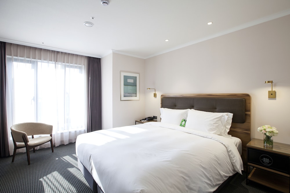 DELUXE, DOUBLE BED