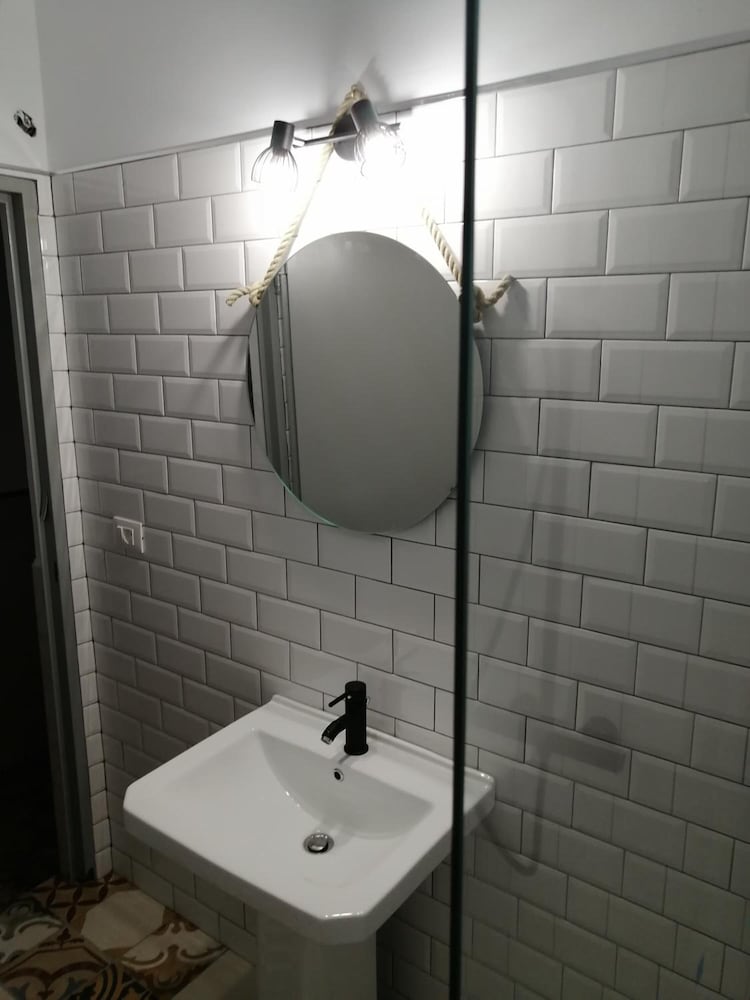 Hostal Alcaravaneras 38/43