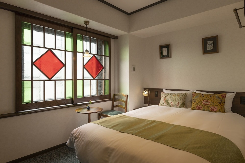 BASIC, TWIN BEDS